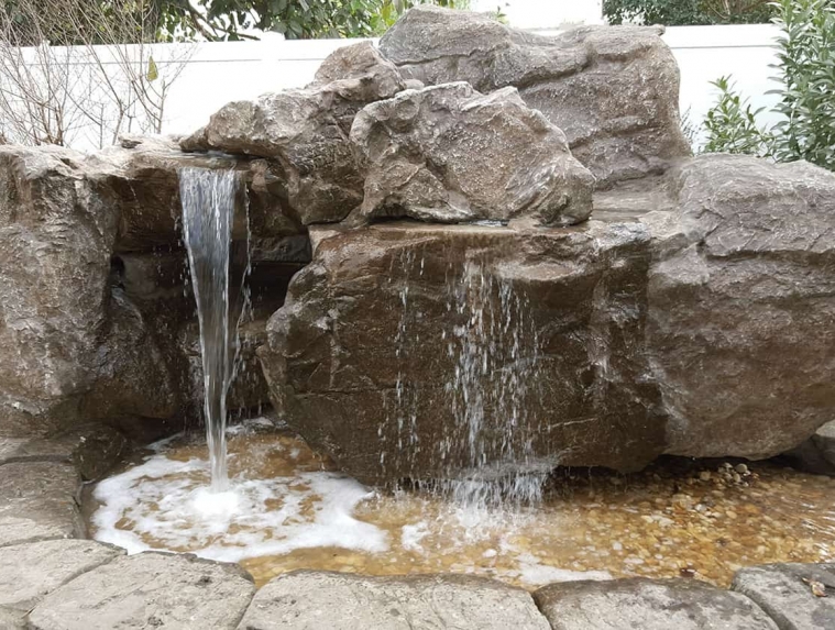 Sparkle Outdoor Living Water Feature